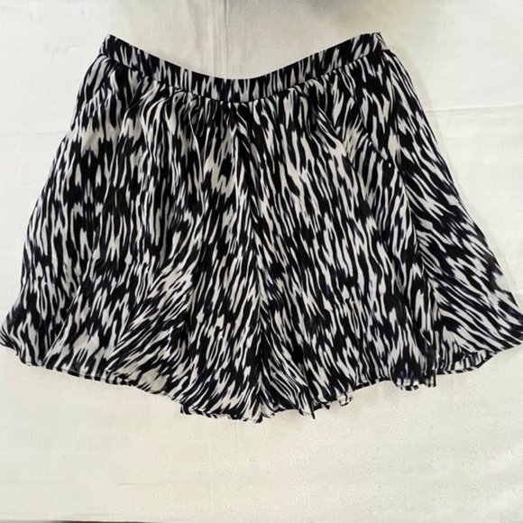 AX Armani Exchange Mini Skirt Size 6 Multicolor (white/Blue) NWOT - Picture 1 of 9